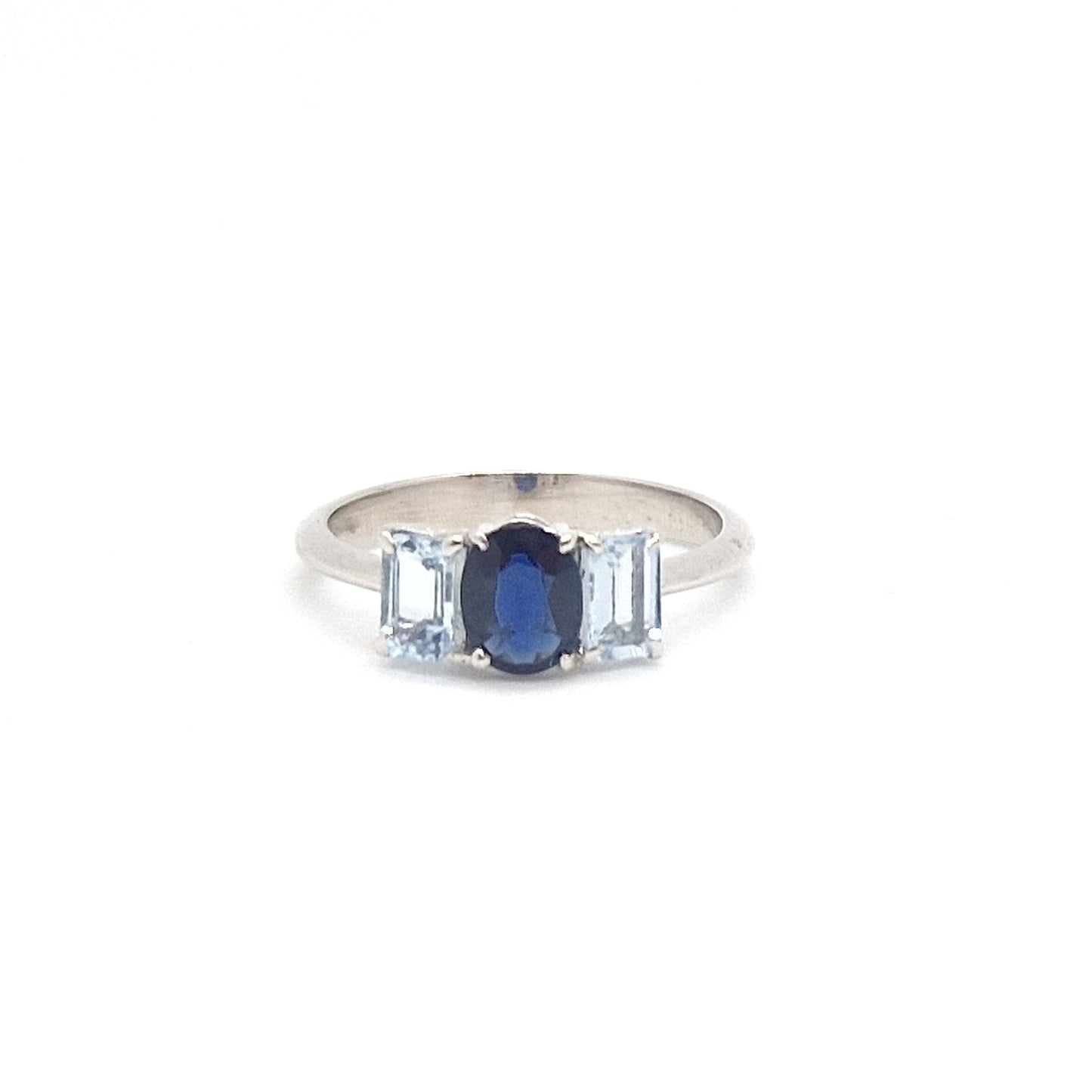 Anello in oro bianco 18 kt con acquamarina e diopside