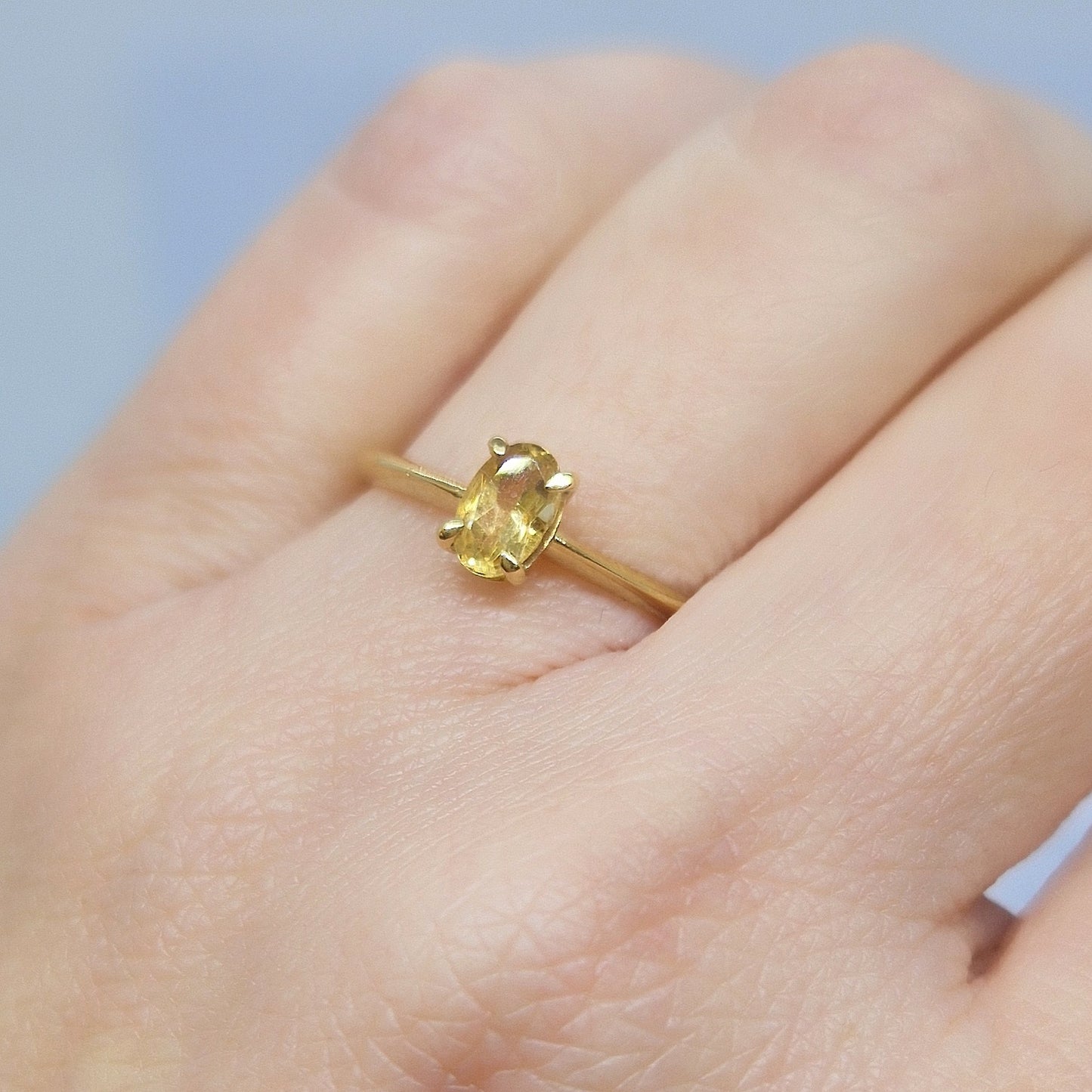 Anello con quarzo citrino in oro giallo 18 kt