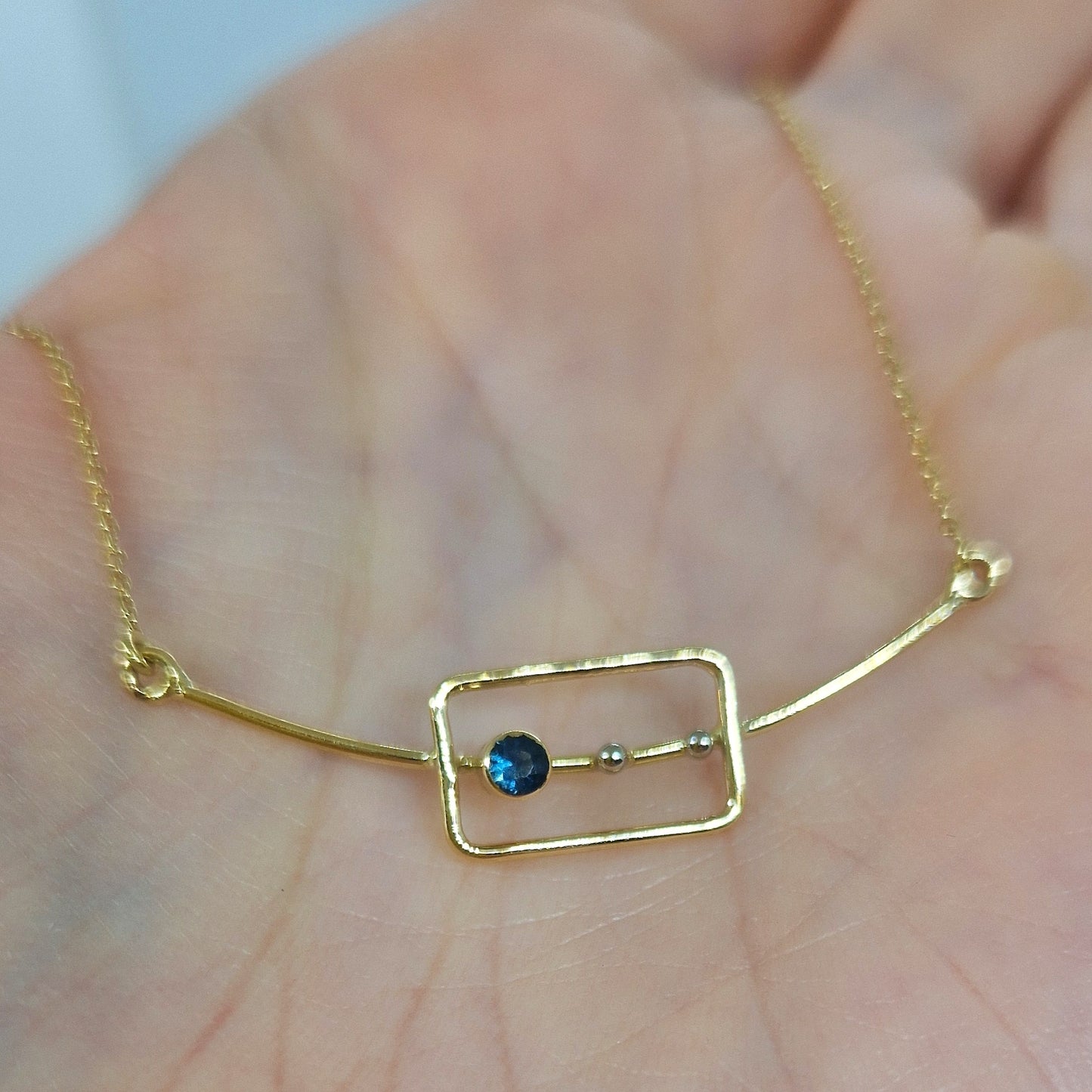 Collana con zaffiro in oro giallo 18 kt