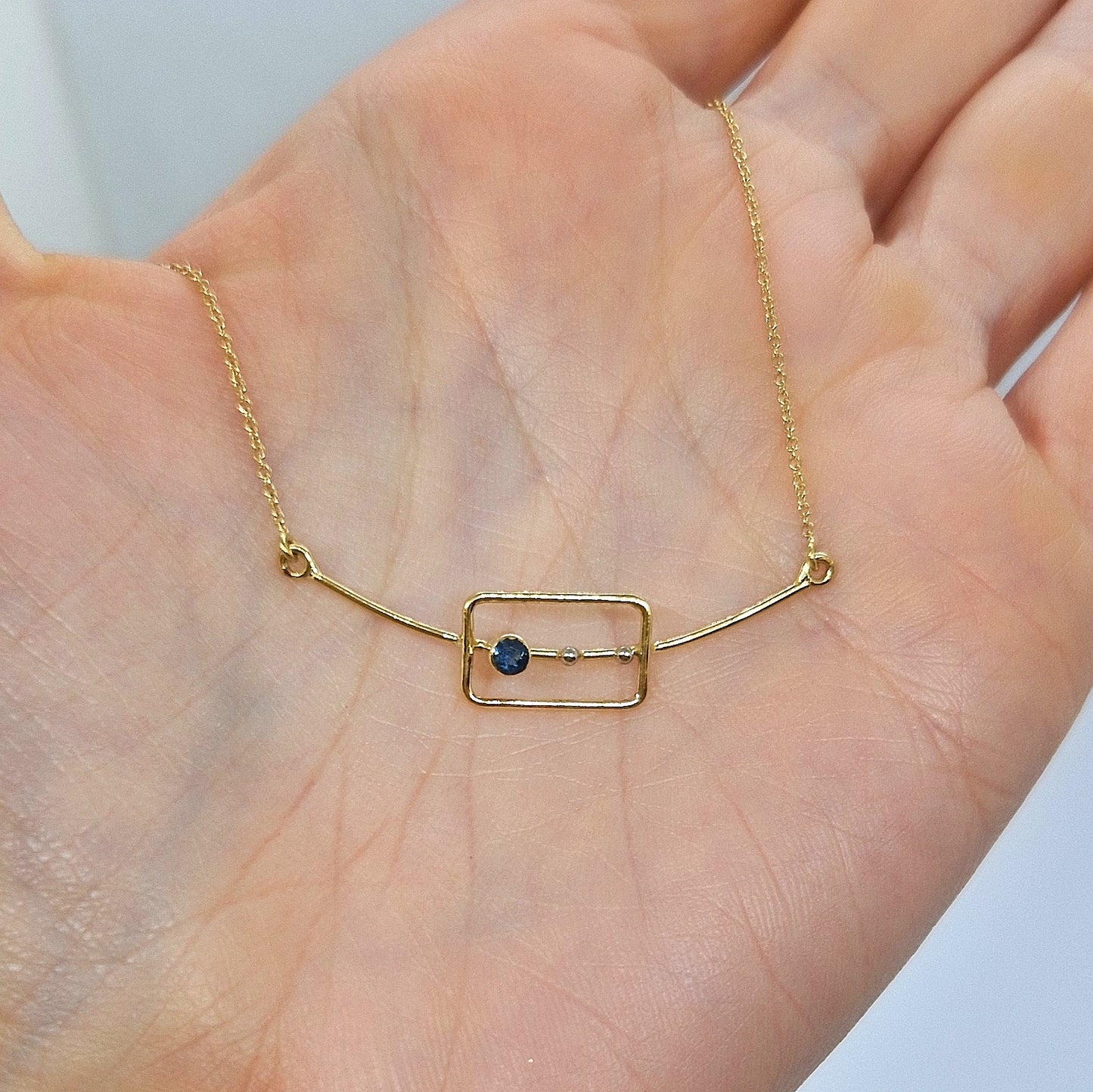 Collana con zaffiro in oro giallo 18 kt