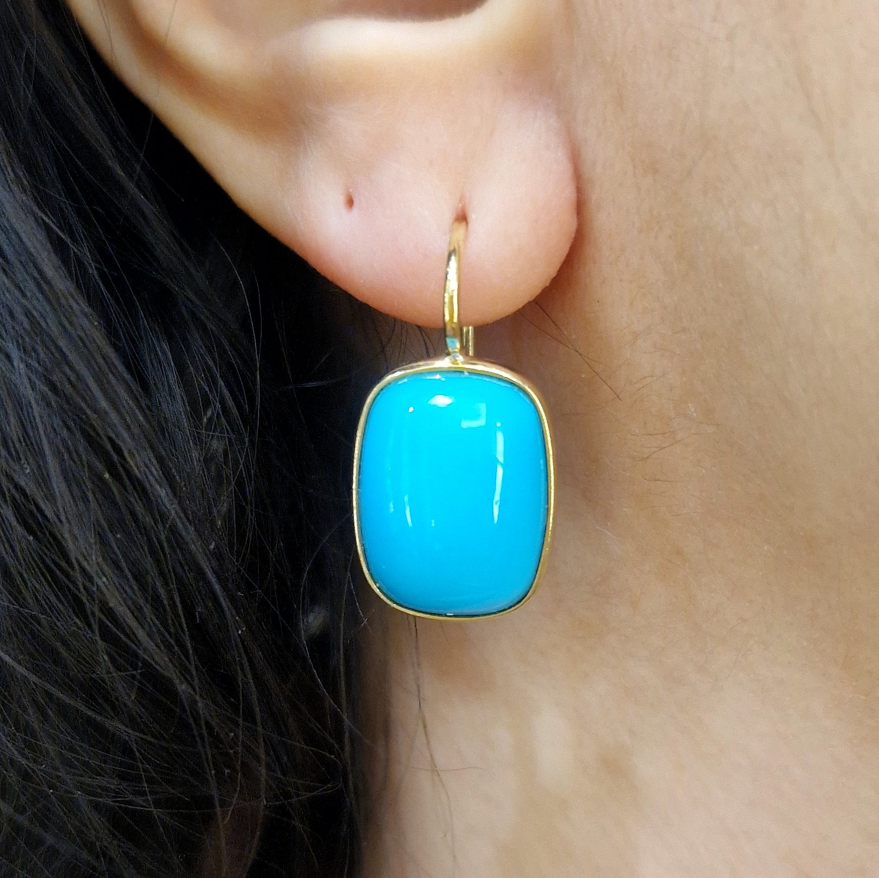 Orecchini con turchese naturale in oro giallo 18 kt