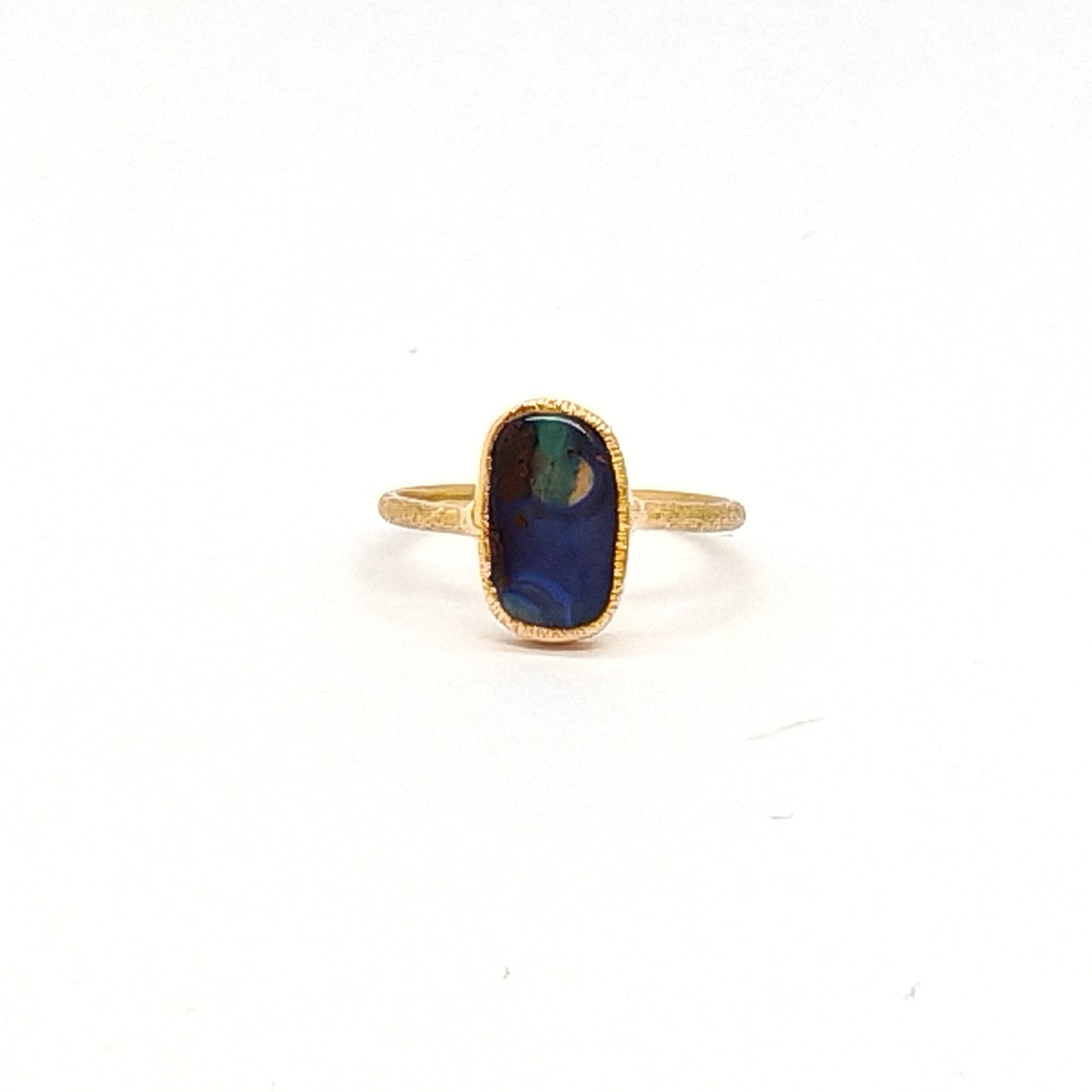Anello con opale boulder in oro giallo 18 kt