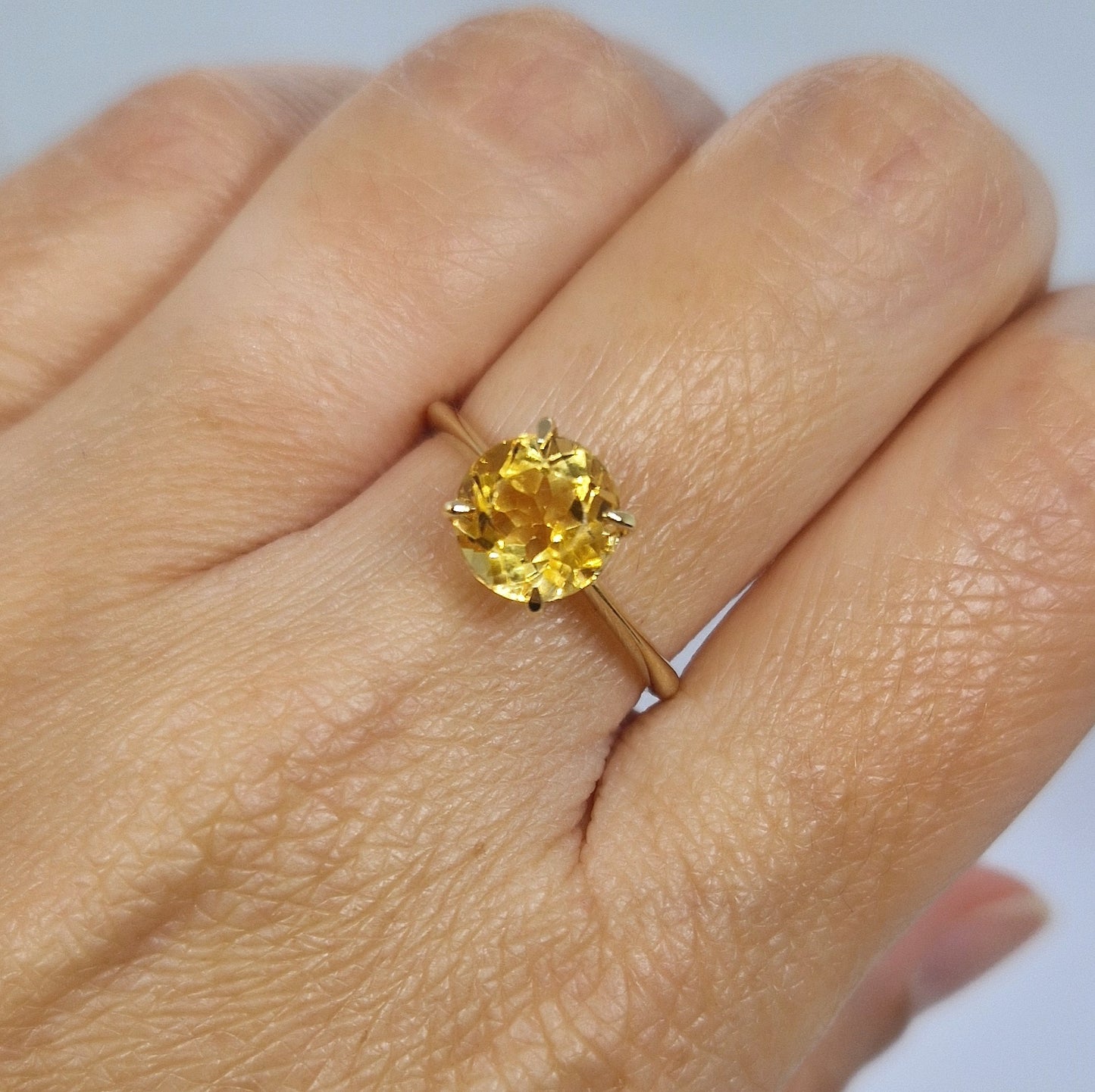 Anello con quarzo citrino in oro giallo 18 kt