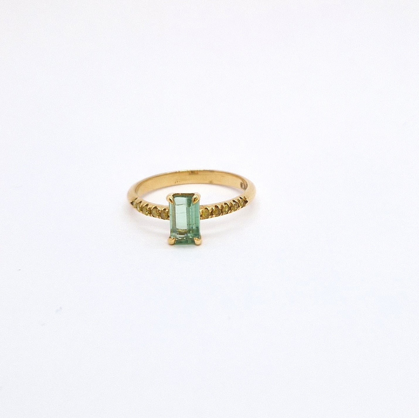 Anello con tormalina verde e diamanti gialli in oro giallo 18 kt