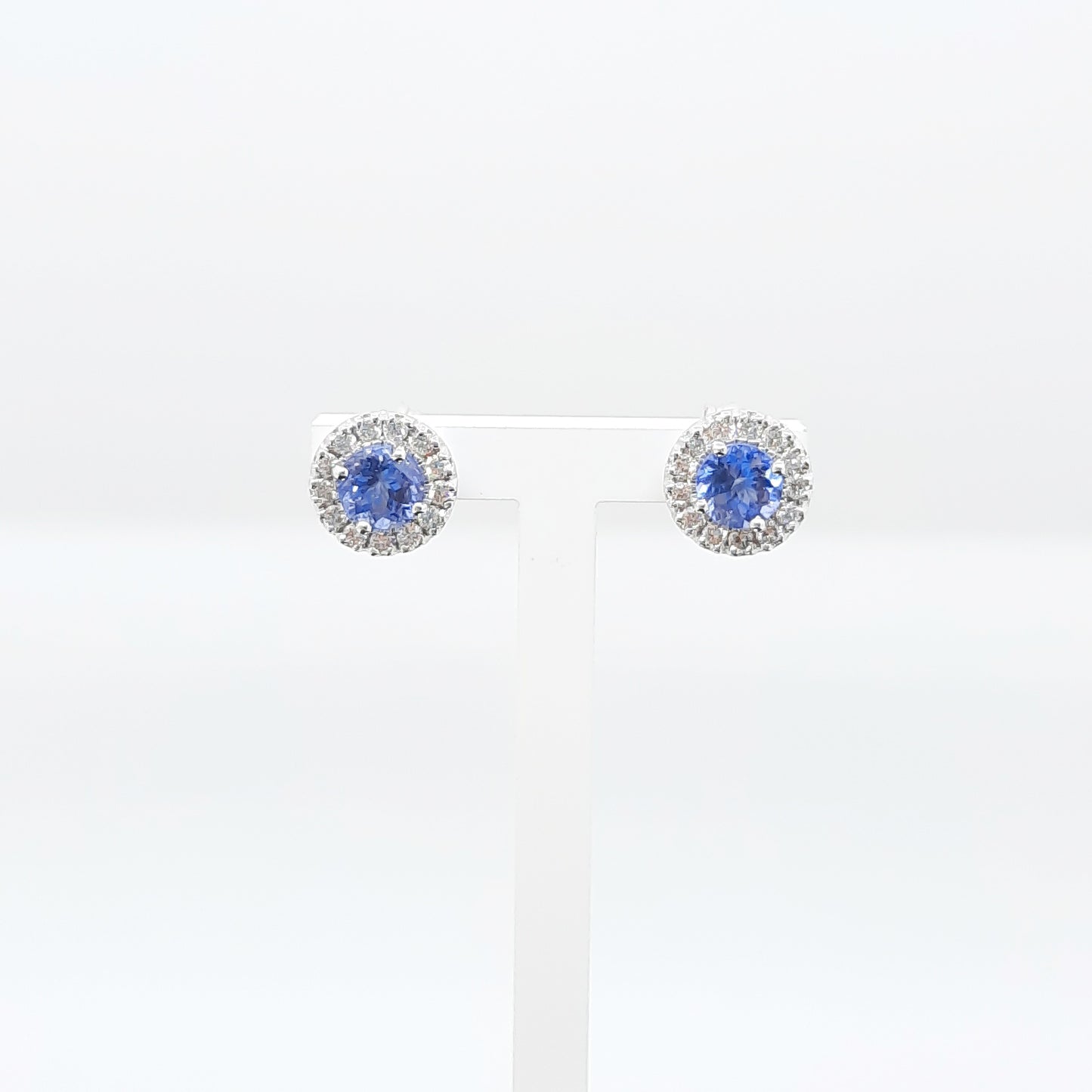 Orecchini tanzanite e diamanti in oro bianco 18kt ORT1