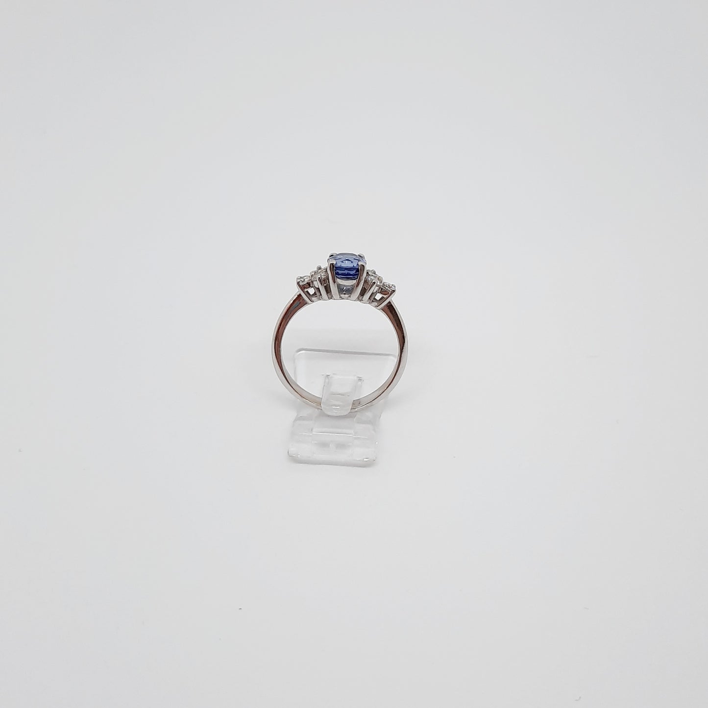 Anello con zaffiro e brillanti in oro bianco 18 kt ANZ2