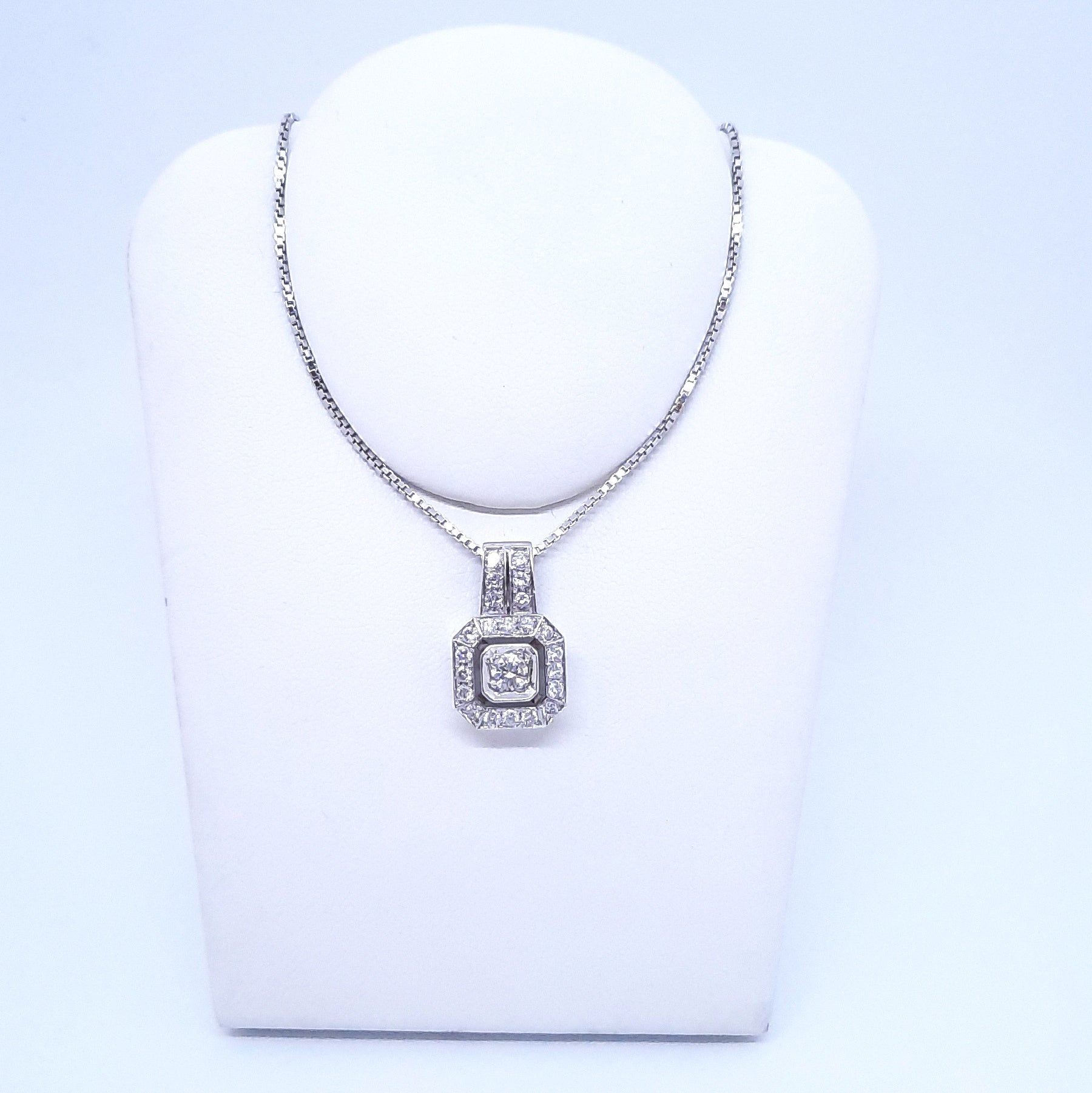 Collana con diamanti in oro bianco 18 kt COD 1