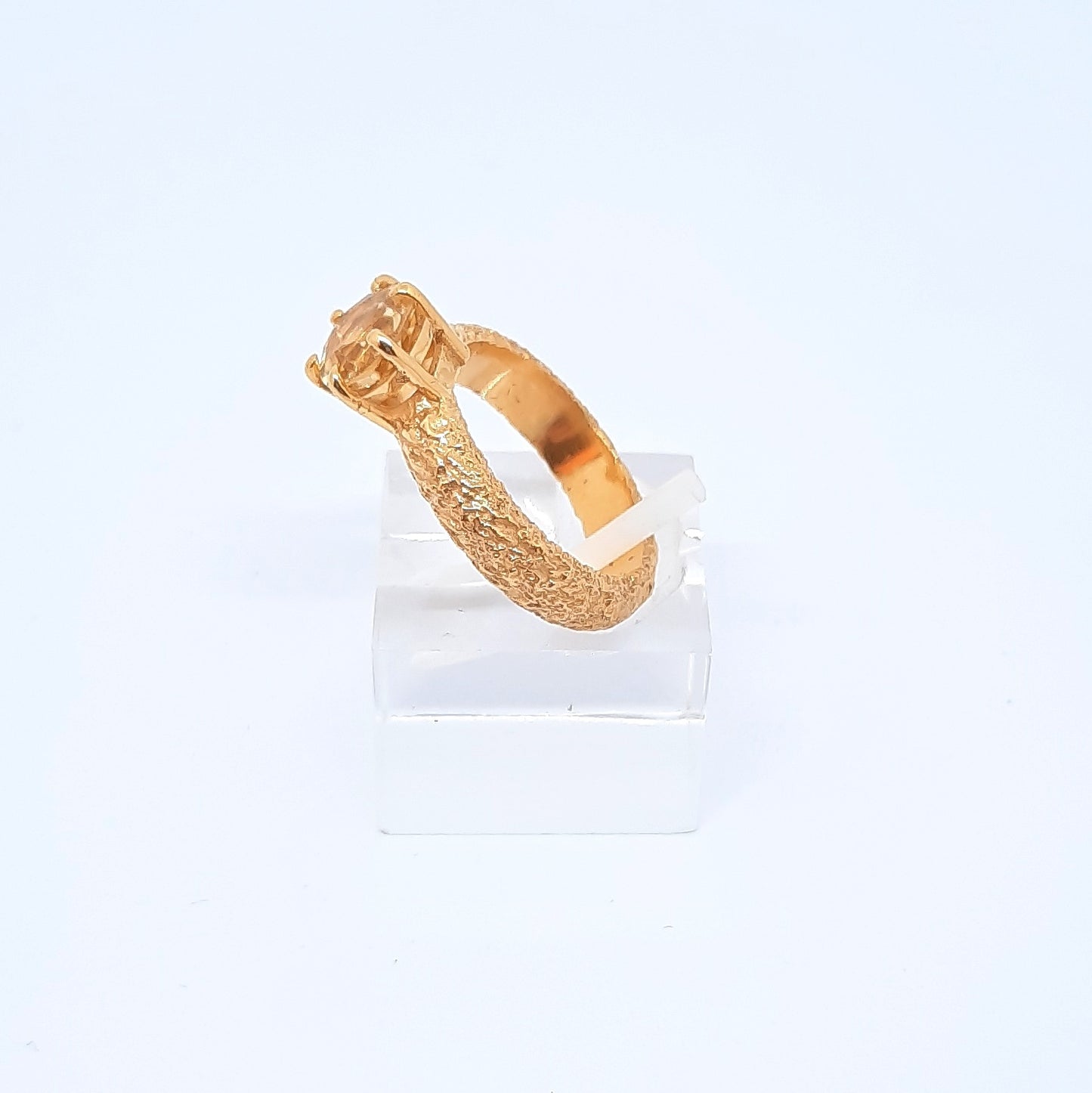 Anello con quarzo citrino in argento 925 dorato