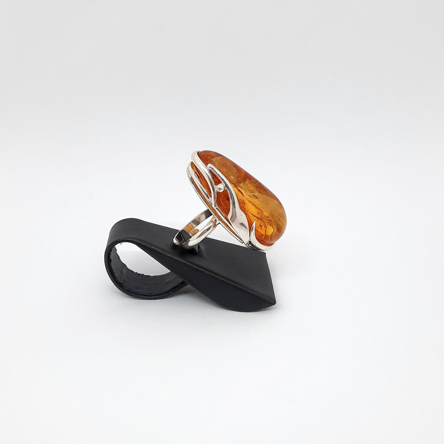 Anello in argento con ambra naturale ANA 1
