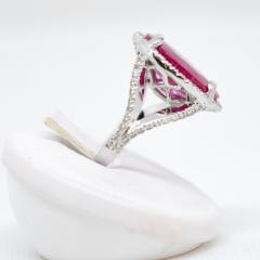 Anello con rubino e brillanti in oro bianco 18kt ANR1