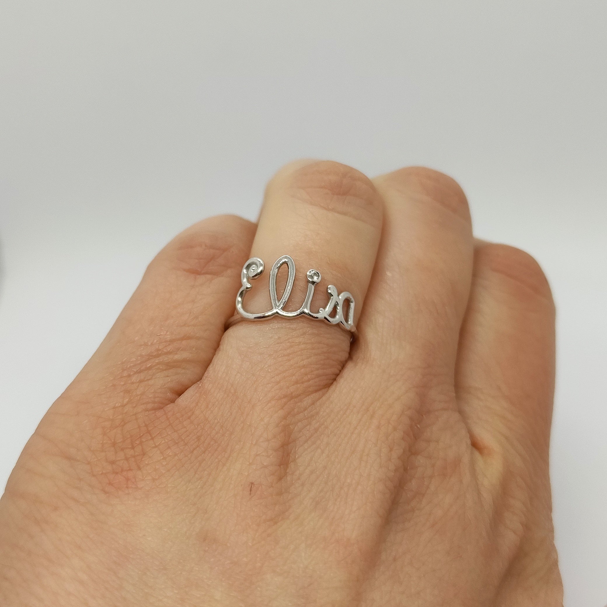 Anello con nome fino a 6 lettere in oro 18 kt