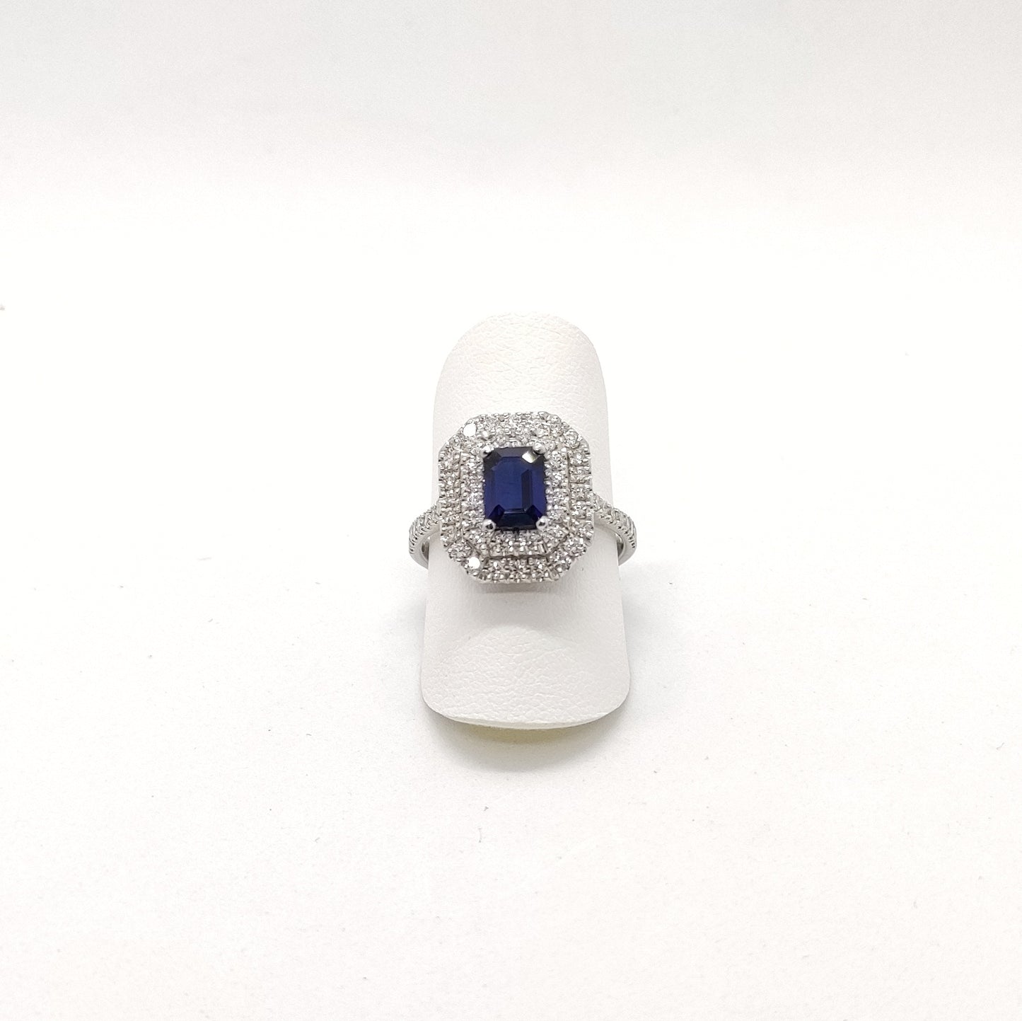Anello zaffiro con diamanti in oro bianco 18 kt