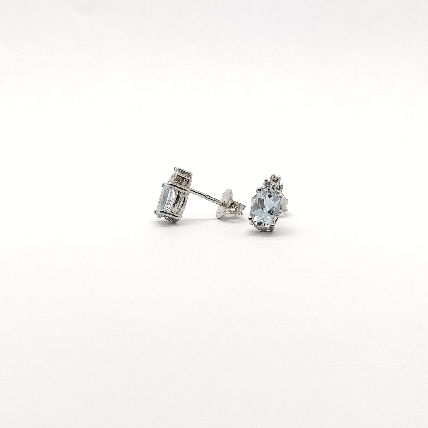 Orecchini acquamarina e diamanti in oro 18 kt