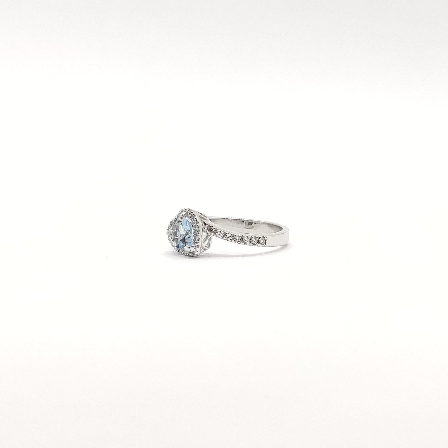 Anello con acquamarina a cuore e diamanti in oro bianco 18 kt
