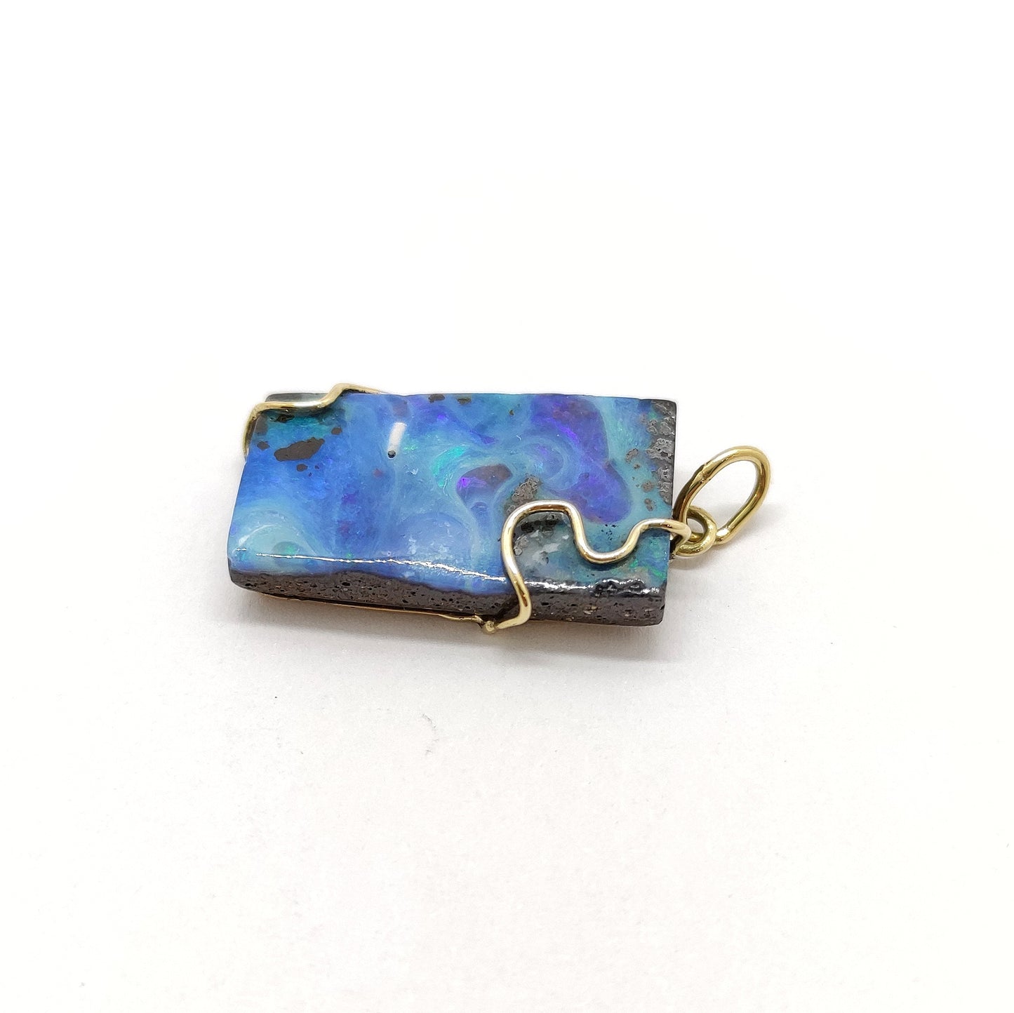 Ciondolo opale boulder in oro giallo 18 kt