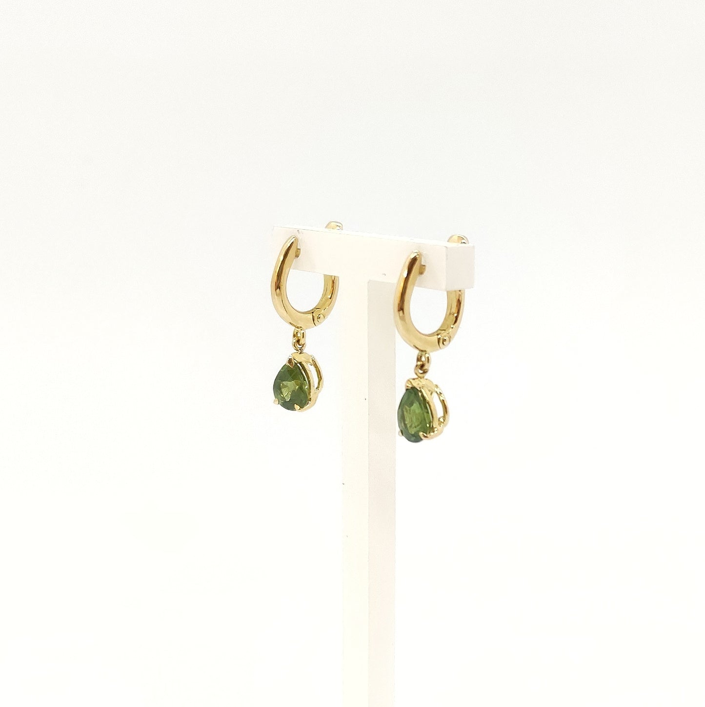 Orecchini con zaffiro verde (corindone) in oro giallo 18 kt