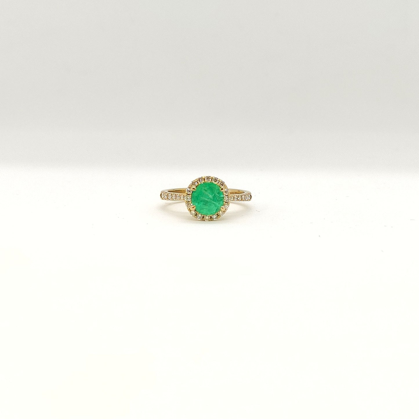 Anello con smeraldo e diamanti in oro giallo 18 kt